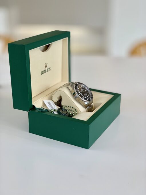 ROLEX SEA-DWELLER Ref.126600 New with Gurantee - 画像 (7)