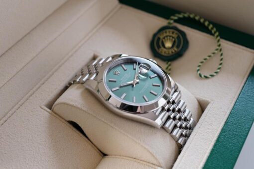 ROLEX DATE-JUST "Mint Green" Ref.126300 Jubilee Bracelet - 画像 (2)