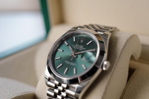 ROLEX DATE-JUST "Mint Green" Ref.126300 Jubilee Bracelet - 画像 (4)