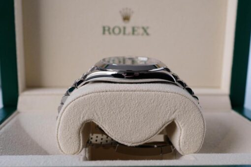 ROLEX DATE-JUST "Mint Green" Ref.126300 Jubilee Bracelet - 画像 (8)