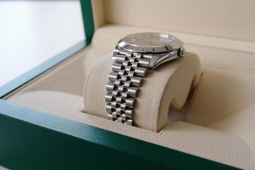 ROLEX DATE-JUST "Mint Green" Ref.126300 Jubilee Bracelet - 画像 (5)