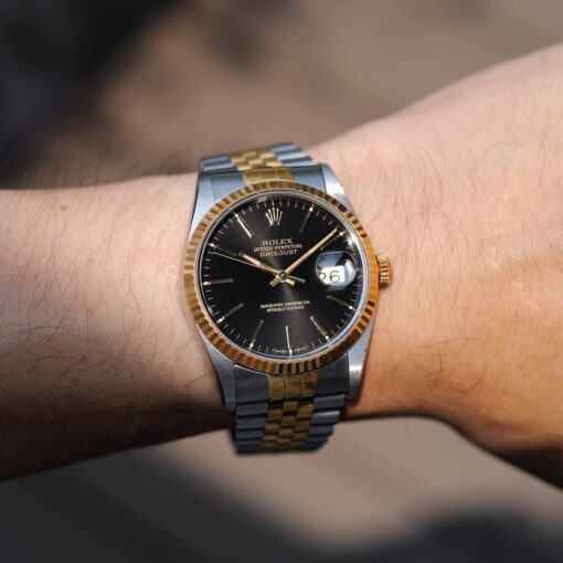 ロレックス/デイトジャスト16233/ブラックダイヤル/18Kイエローゴールド/ブヘラ保証書付き/ROLEX DATE-JUST REF.16233 18KYG "BLACK" with Paper Bucherer 1994y - 画像 (3)