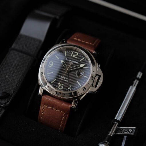 パネライ/ルミノールGMT/B番/フリンケダイヤル/クロノメーター証明書/箱付属/PANERAI LUMINOR GMT PAM00029 B Serial 1999y with Box - 画像 (3)