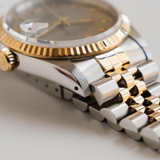 ロレックス/デイトジャスト/X番/グレー ローマンダイヤル/箱・保証書付フルセット/ROLEX DATE-JUST REF.16233 18KYG “GREY ROMAN” 1991y with Box and Paper - 画像 (6)